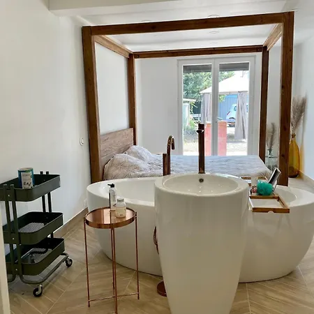 Villa Spacious House With Swimming Pool 10 Min From Avignon