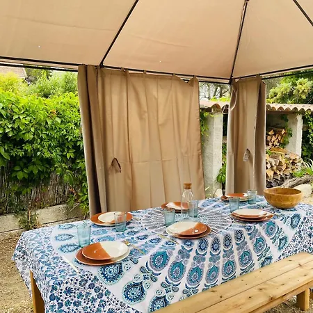 别墅 Spacious House With Swimming Pool 10 Min From Avignon Les Angles (Gard)