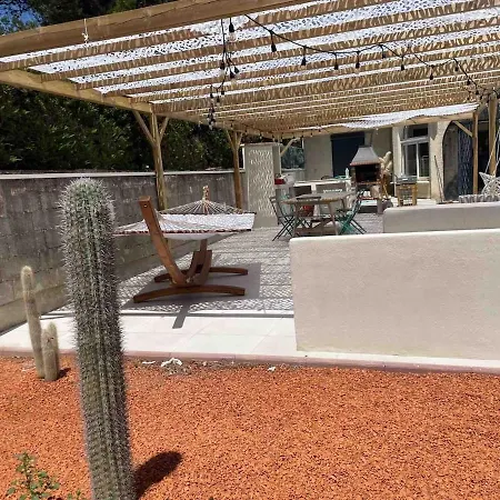 别墅 Spacious House With Swimming Pool 10 Min From Avignon Les Angles (Gard)